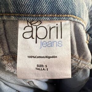 April. Size Small. Denim skirt